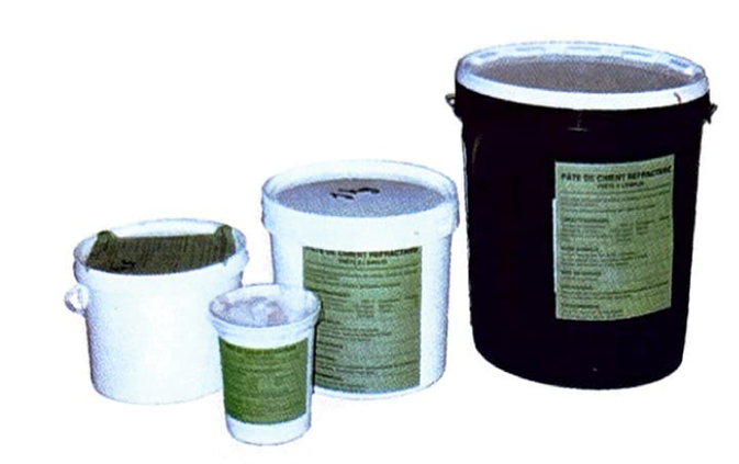 Pâte de ciment réfractaire